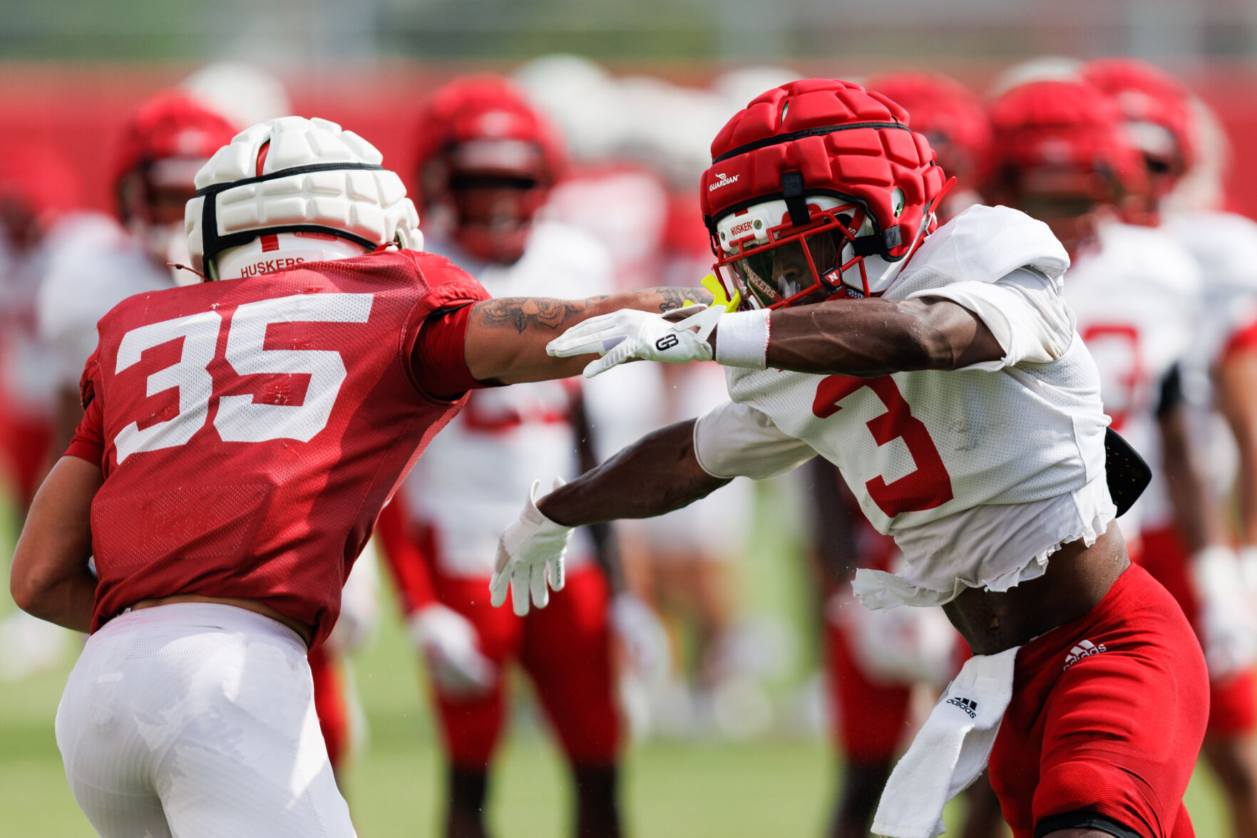 081225-owh-spo-huskerfb-43.JPG